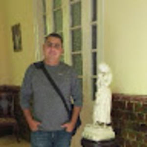 Meet your Posher, Adrián e.